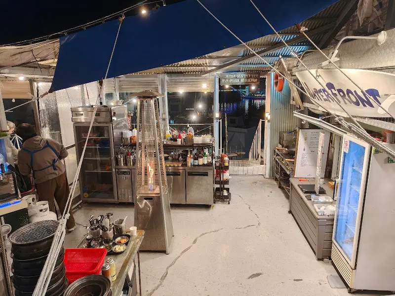 워터프론트 내부 모습