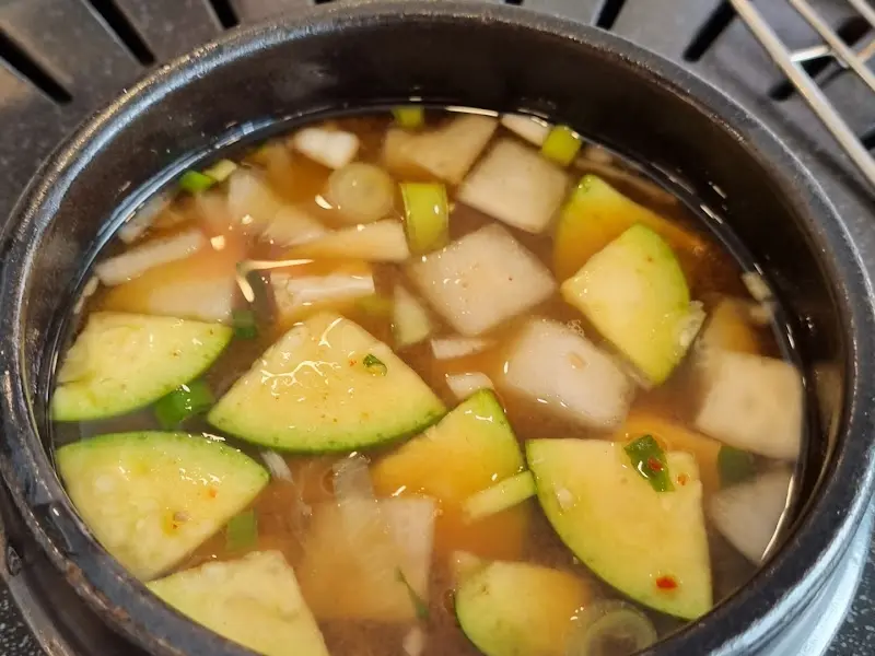 뚝배기에 담겨 나온 된장찌개