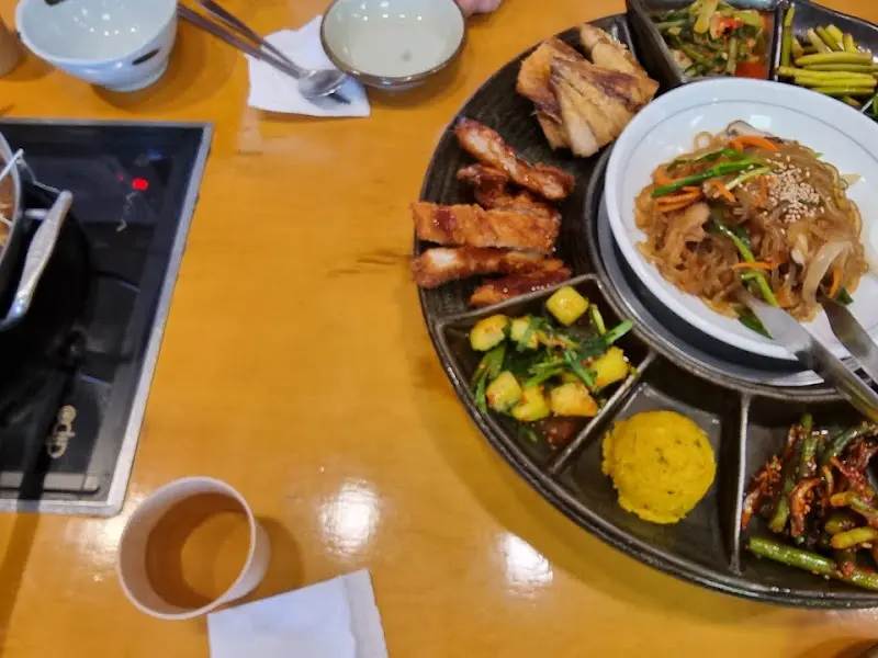 상다리가 휘어지는 한 상 차림