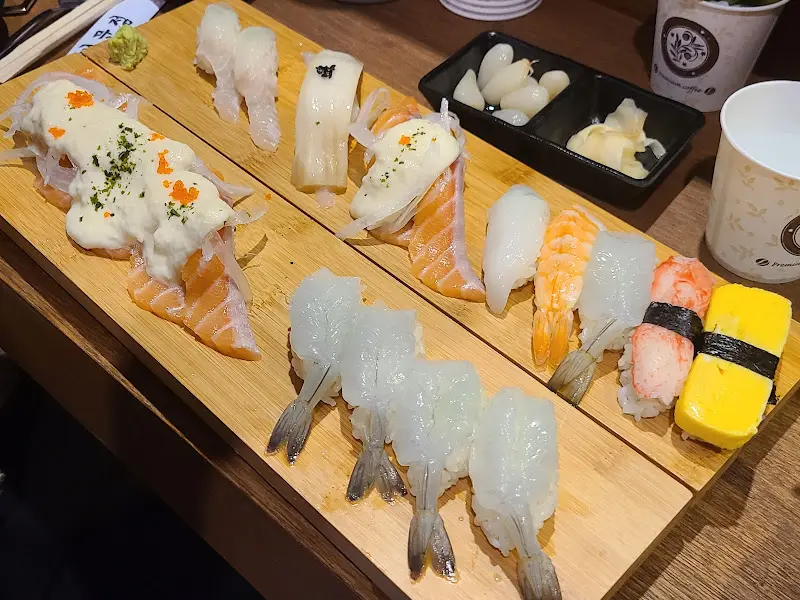 모듬 초밥 디테일 샷