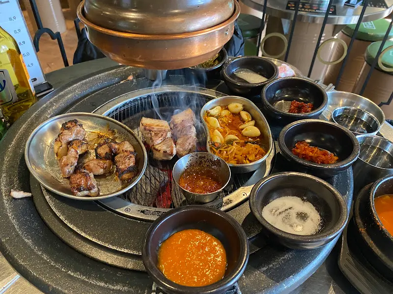 숯불 테이블 세팅