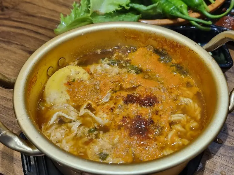 보글보글 끓는 찌개