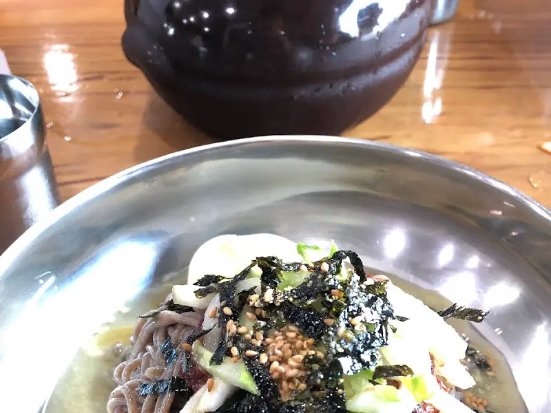 푸짐한 막국수 한 상