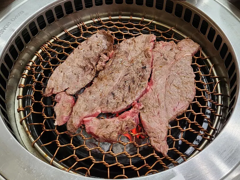 숯불에 구워지는 한우