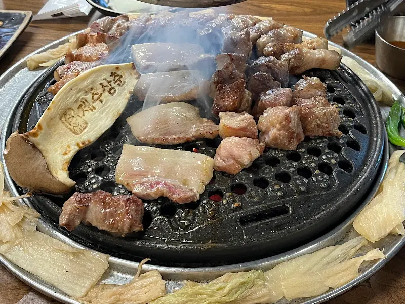 노릇노릇 익어가는 흑돼지