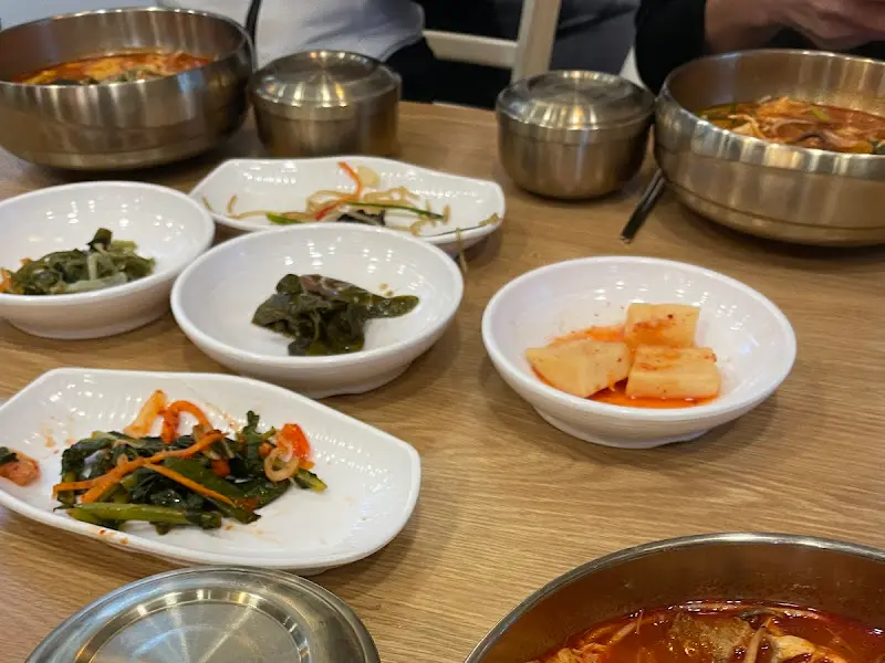 밑반찬과 육개장