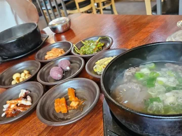 바다 내음 가득한 남해, 가마솥에서 피어나는 깊은 맛의 향연: 웅촌맛집 기행