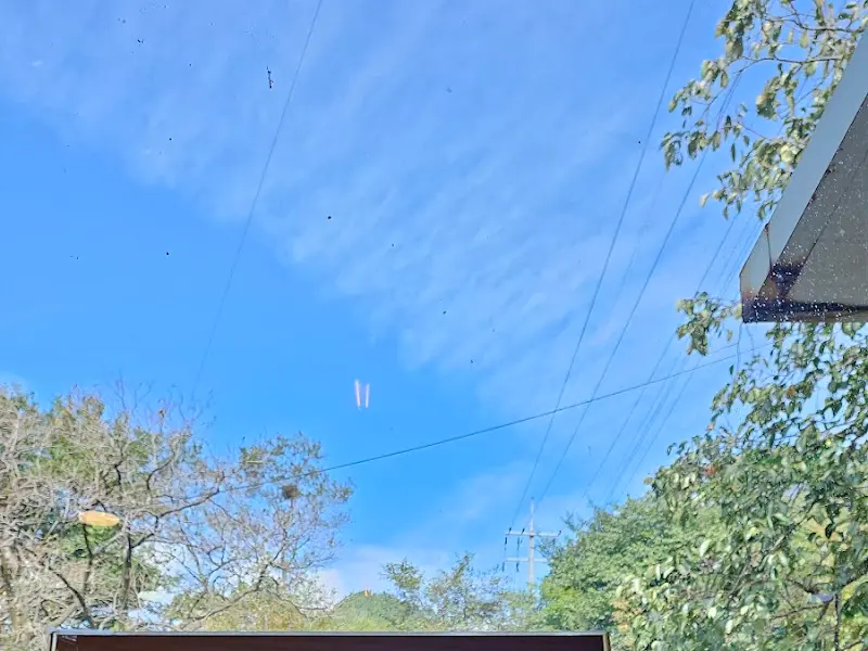 식당에서 바라본 하늘