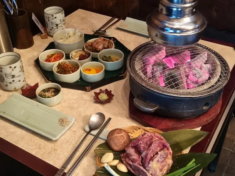 화로에 구워지는 고기