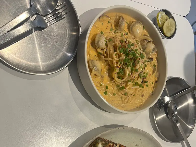 해산물 크림 파스타 근접샷