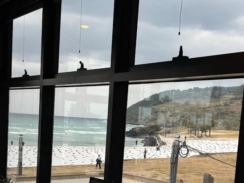 연옥에서 맛있는 식사 후 함덕 해변 산책