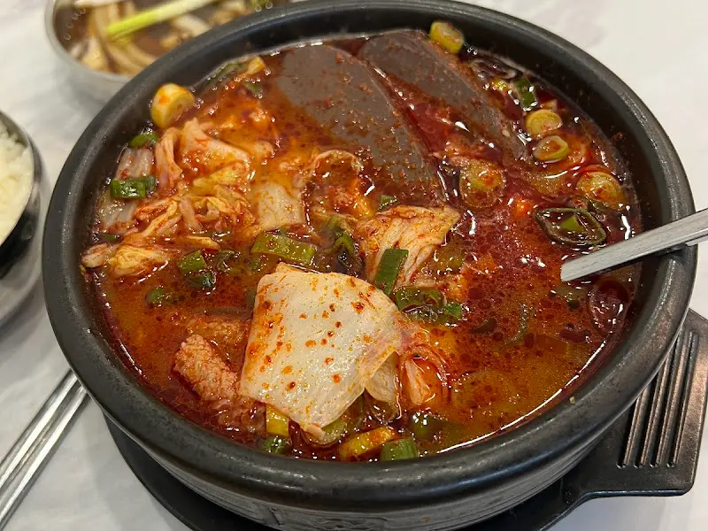 푸짐한 양선지해장국