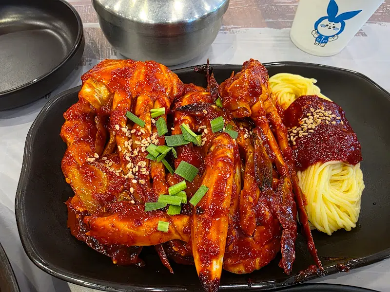 매콤달콤한 양념게장의 모습