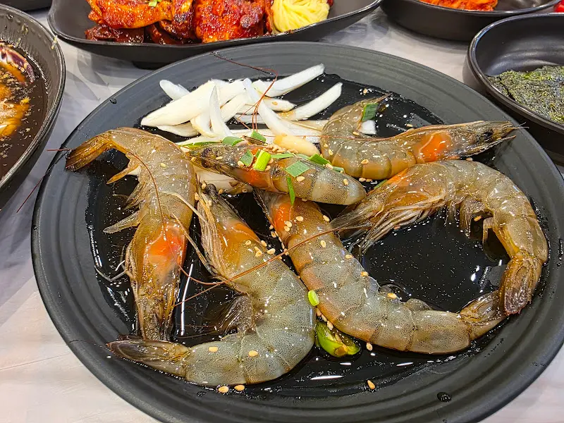 탱글탱글한 새우장의 자태