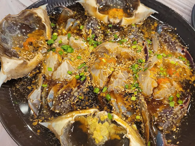 신선함이 느껴지는 게장의 모습