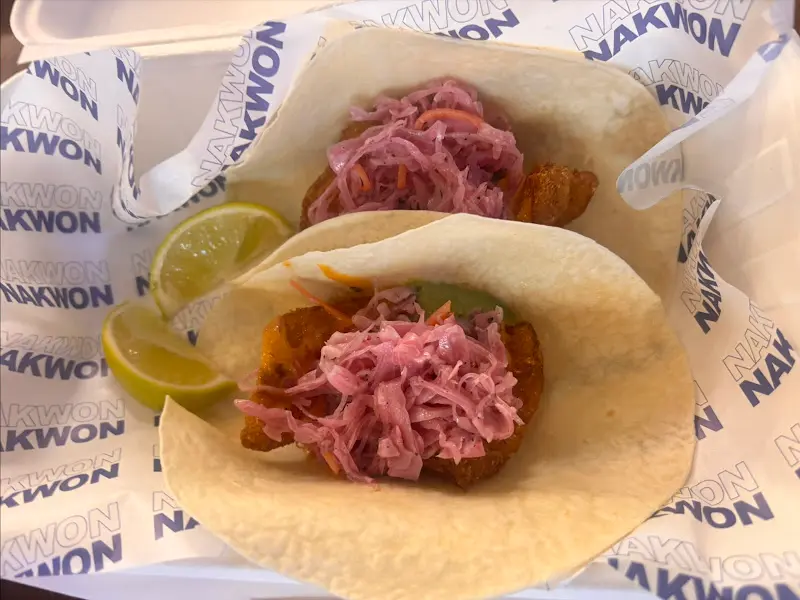 치킨 타코와 피쉬 타코