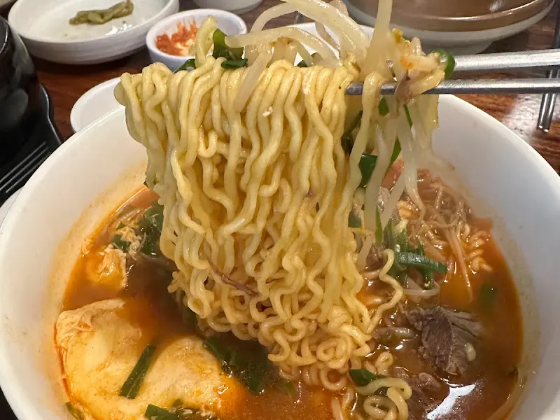 푸짐한 갈비살 라면
