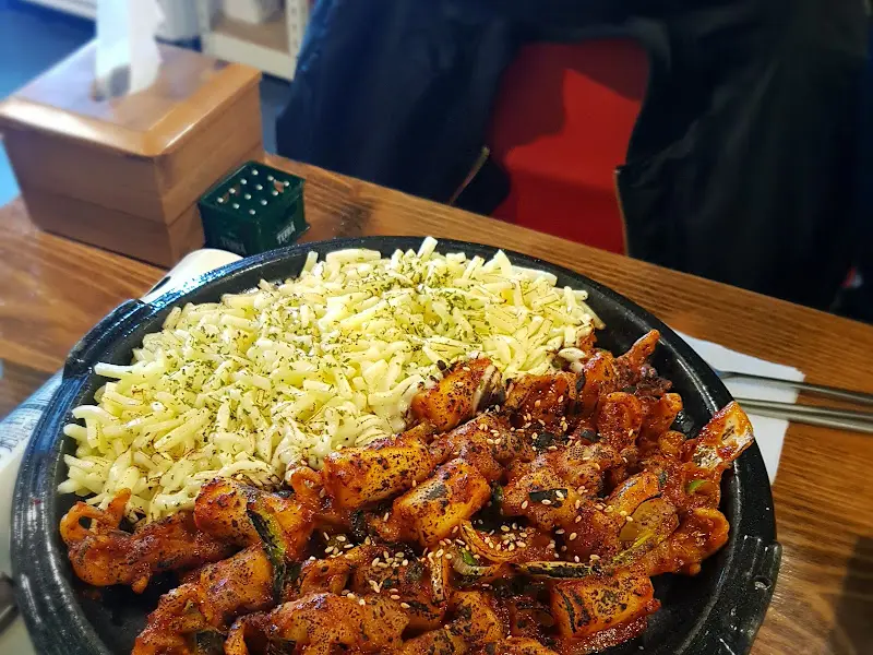 닭갈비와 치즈의 조화