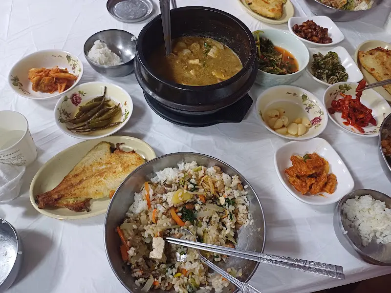 푸짐한 청국장 한 상 차림