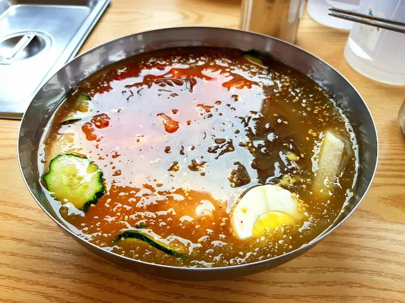 육회비빔밥 근접샷