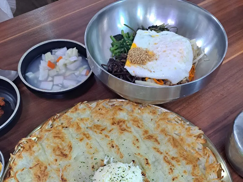 푸짐한 비빔밥