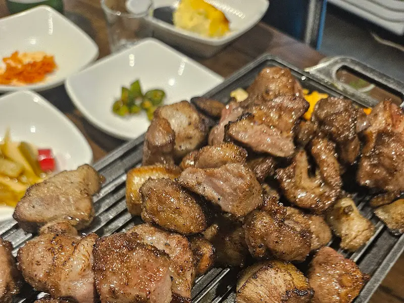 고기와 곁들여 먹는 반찬들