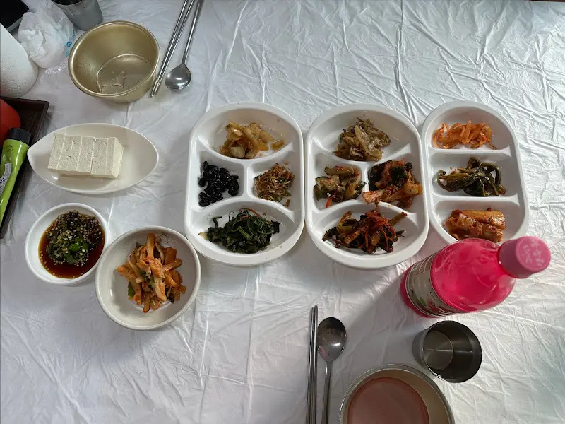 밑반찬 전체 샷