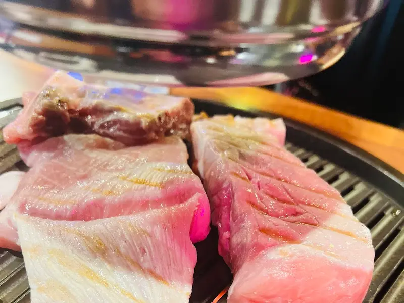 맛있게 익어가는 흑돼지