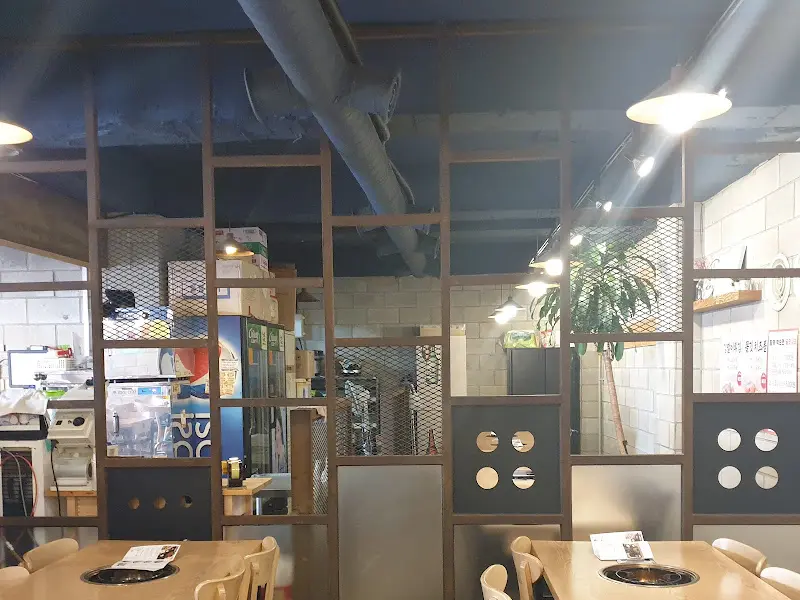 연쭈 내부 인테리어