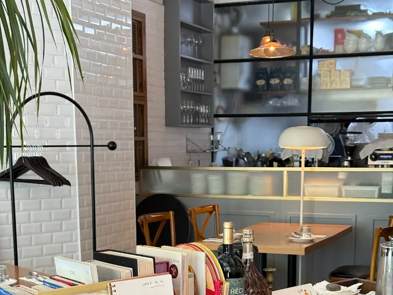 삐에뜨라 내부 인테리어