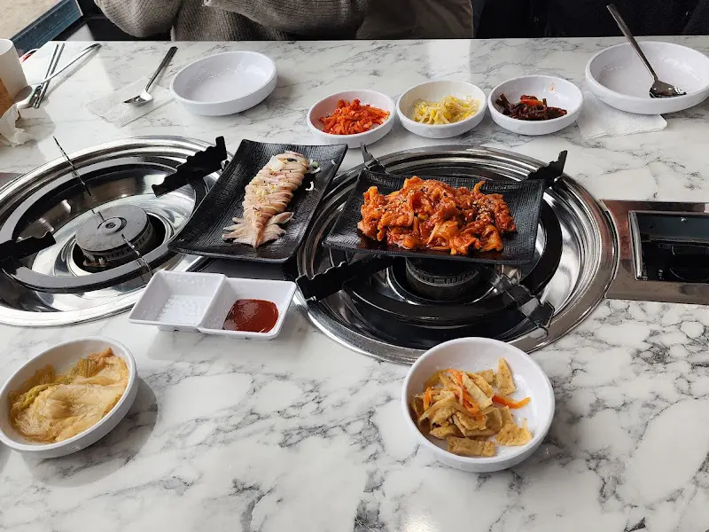 깔끔하게 차려진 한 상 차림