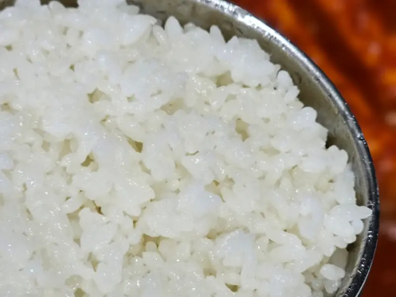 윤기가 좔좔 흐르는 밥