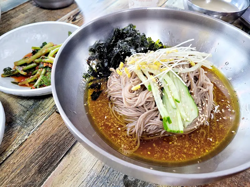 들기름 막국수의 향긋한 비주얼