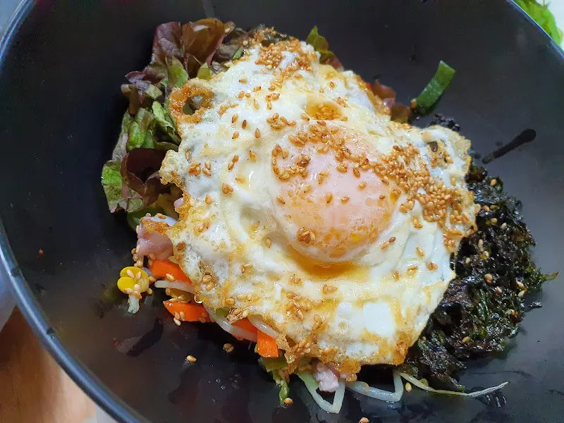 낙지비빔밥 근접샷