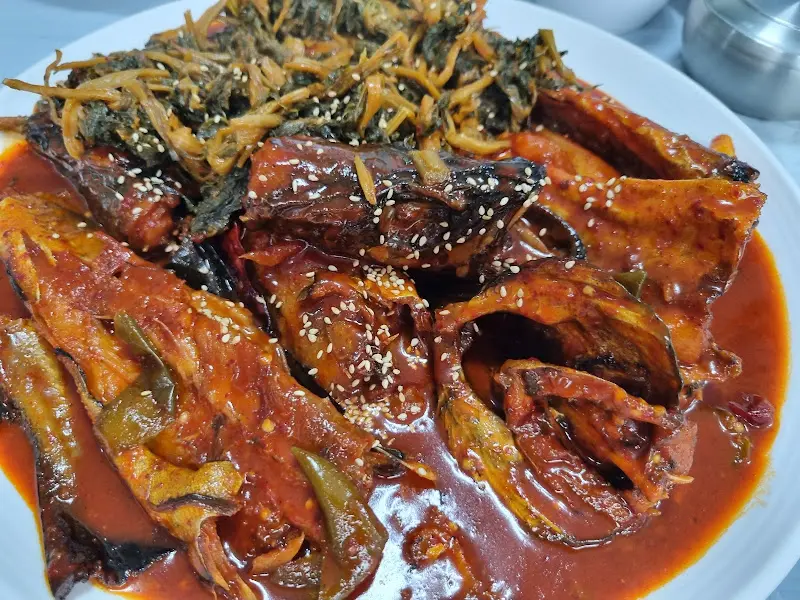 윤기가 흐르는 코다리 시래기 조림