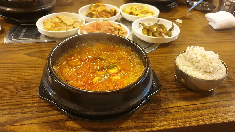 김치찌개와 밥