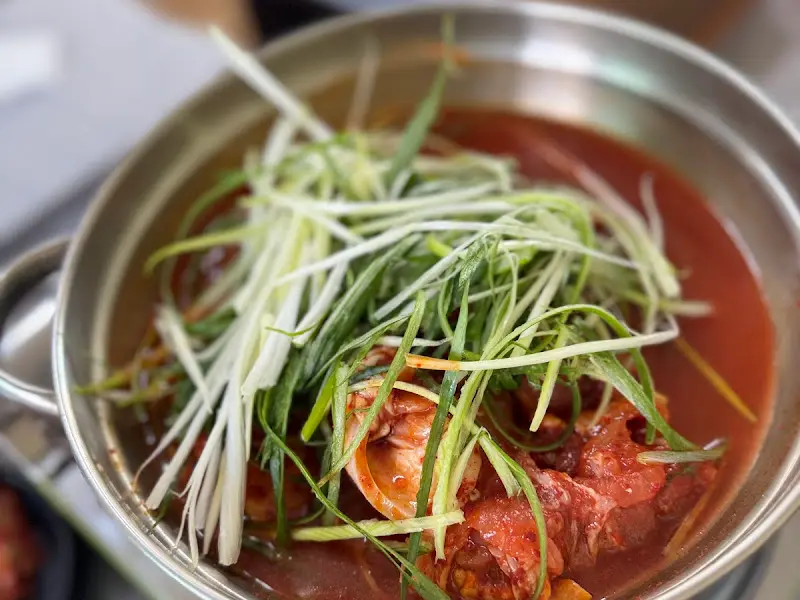 김이 모락모락 나는 김치찌개