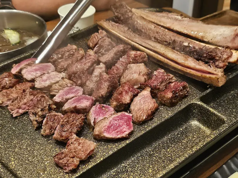 우대갈비 굽는 모습