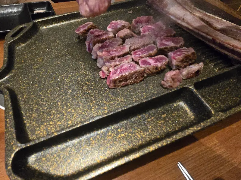 불판 위의 우대갈비