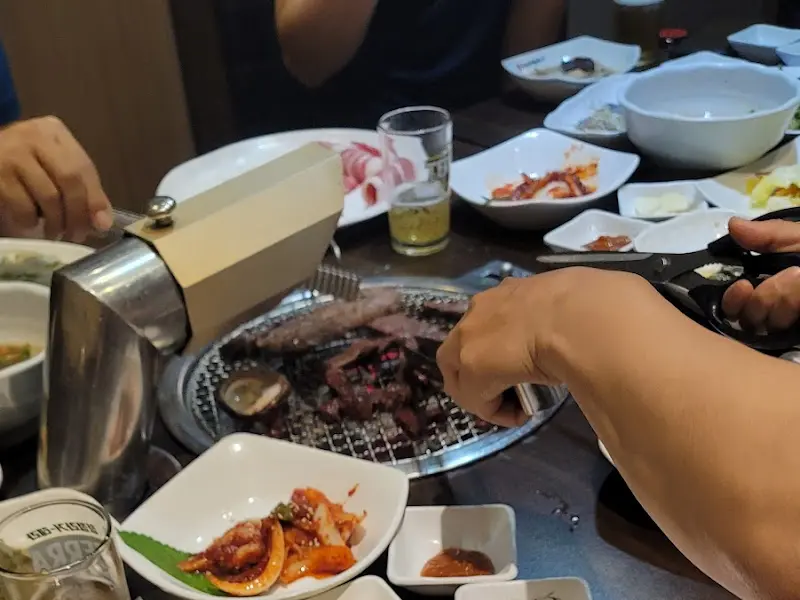 숯불에 구워지는 한우