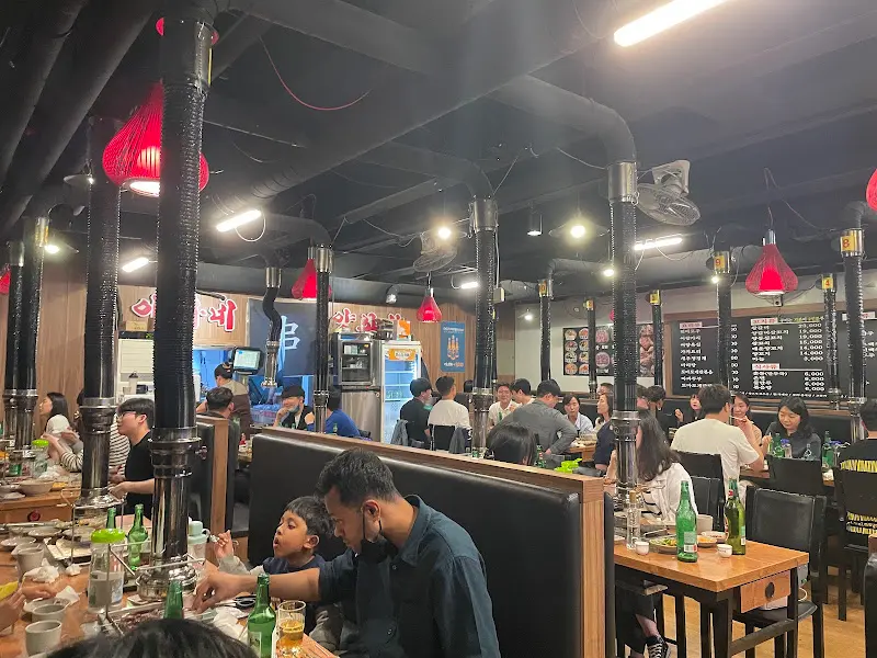 이가네양꼬치 내부