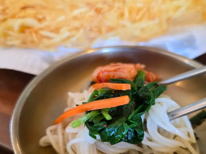 비빔국수 전체샷