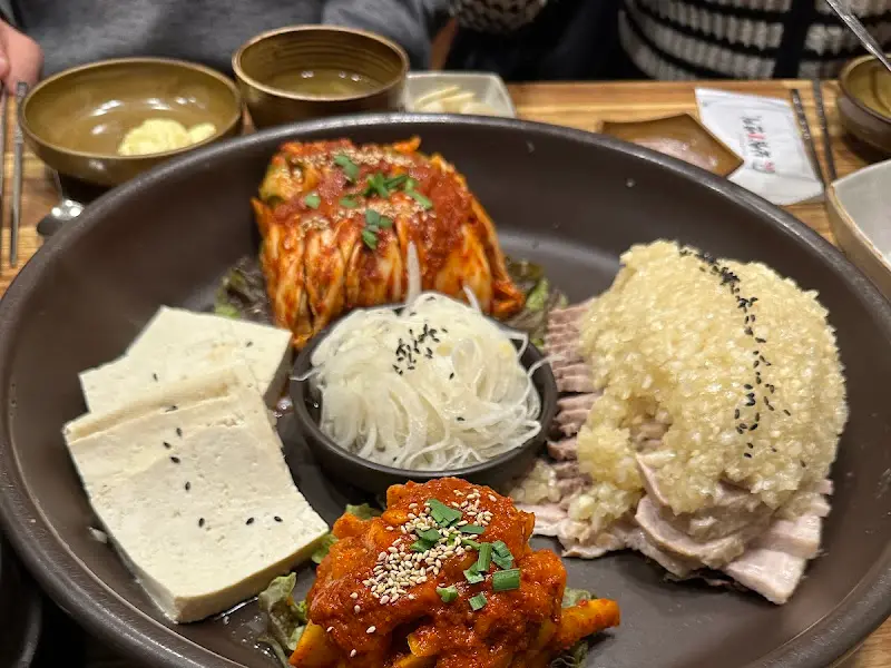 다시 봐도 먹음직스러운 마늘보쌈