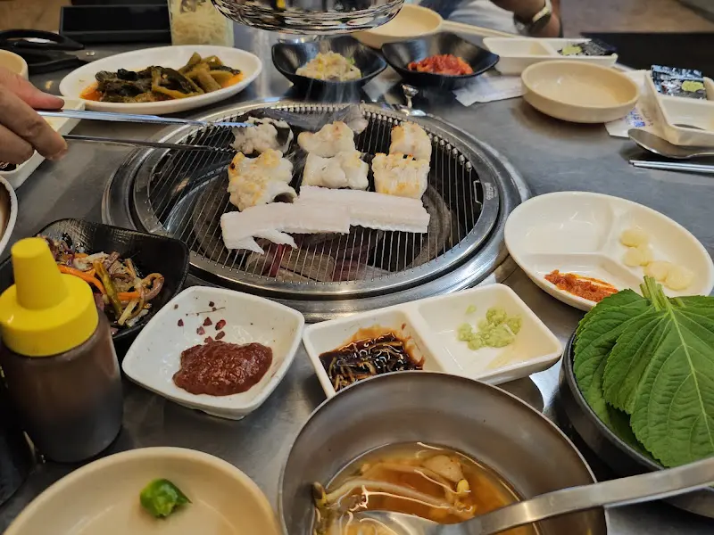 붕장어 구이와 밑반찬