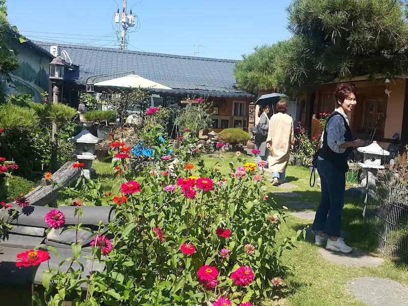 카페 정원의 모습