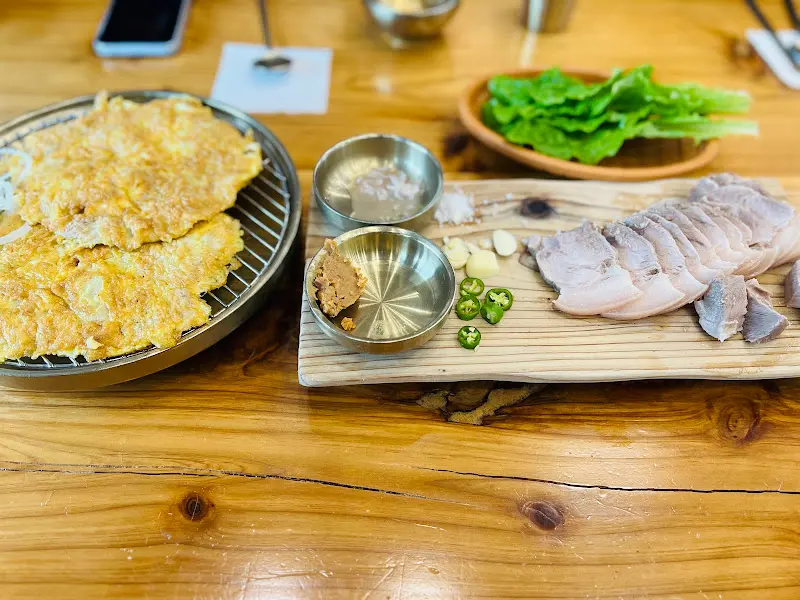 흑돼지 육전과 돔베고기