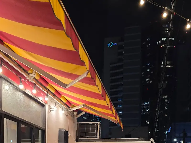 현선이네 외부 야경