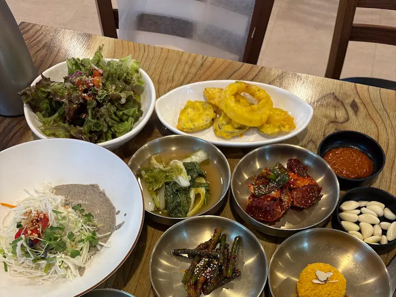 다양한 곁들임 찬