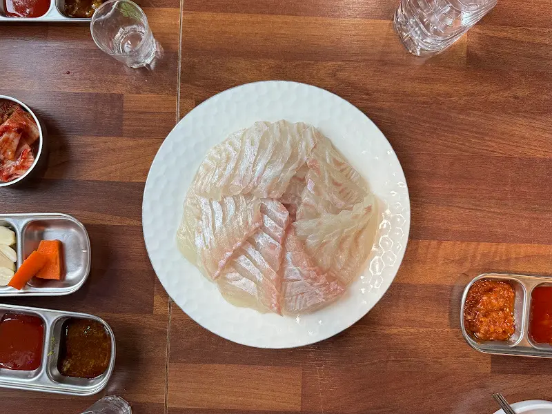 이한진숙성회 광어회 한 상 차림