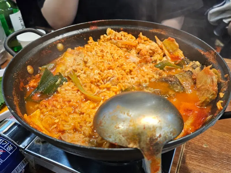 이한진숙성회 매운탕 라면사리